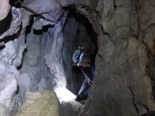 Abseilen in die Höhle